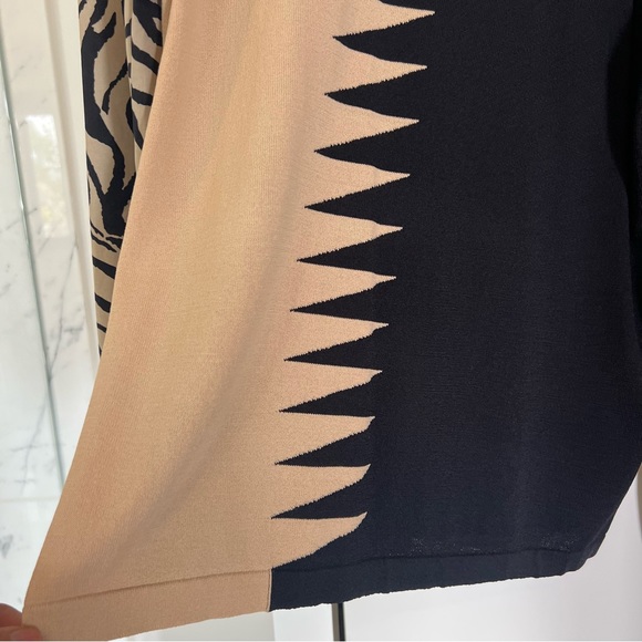 BLACK BEIGE KNITTED TOP WITH PRINTED SLEEVES SIZE S/M - Picture 3 of 10